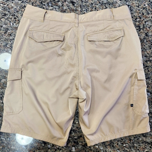 Denali Men's Khaki Cargo Shorts - Picture 2 of 5